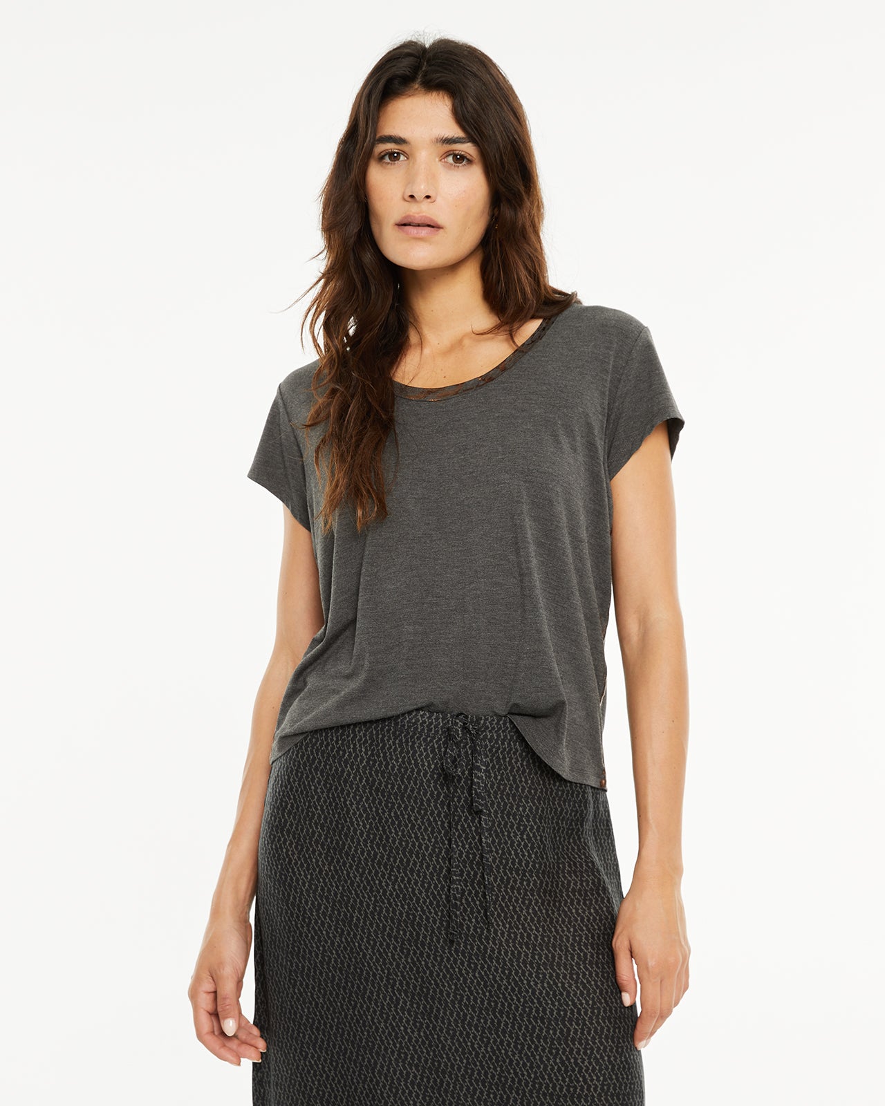 T-shirt à manches courtes avec détails en feuille