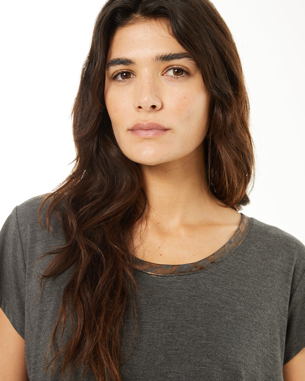 Camiseta manga corta con detalles foil