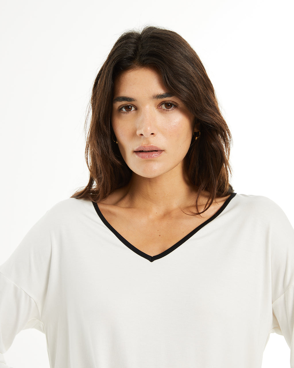 Camiseta pico contraste