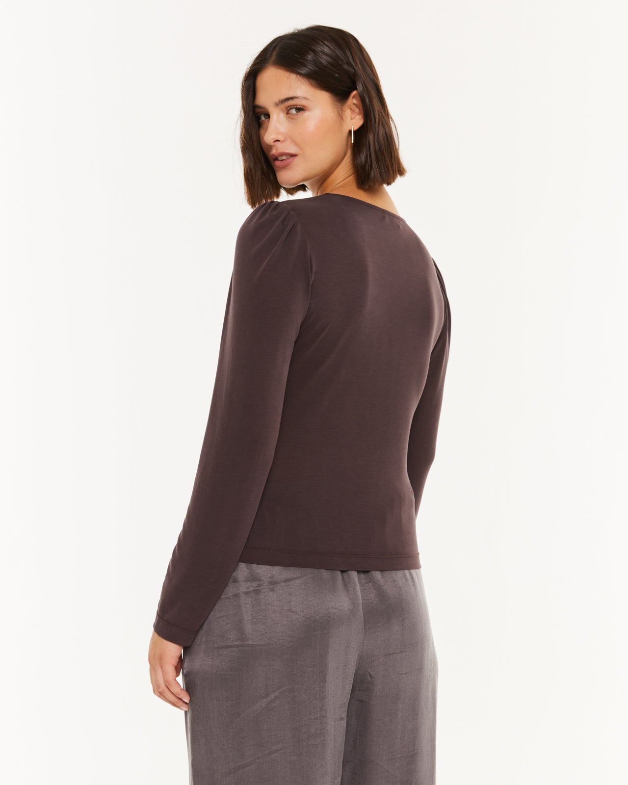 T-shirt à épaules froncées