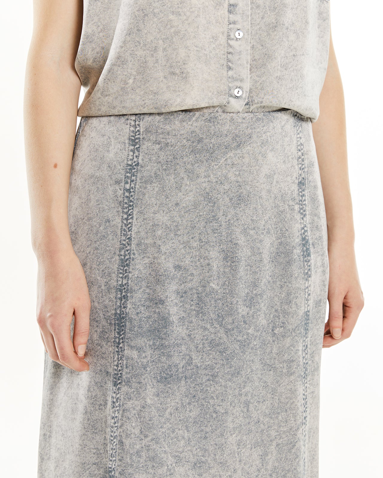 Jupe avec coutures usées