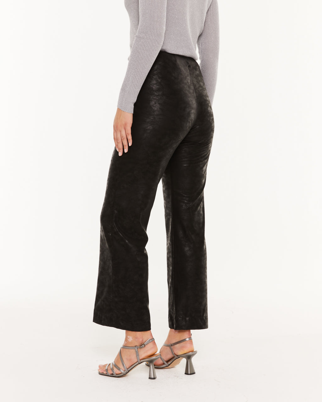 Pantalón capri con pinzas