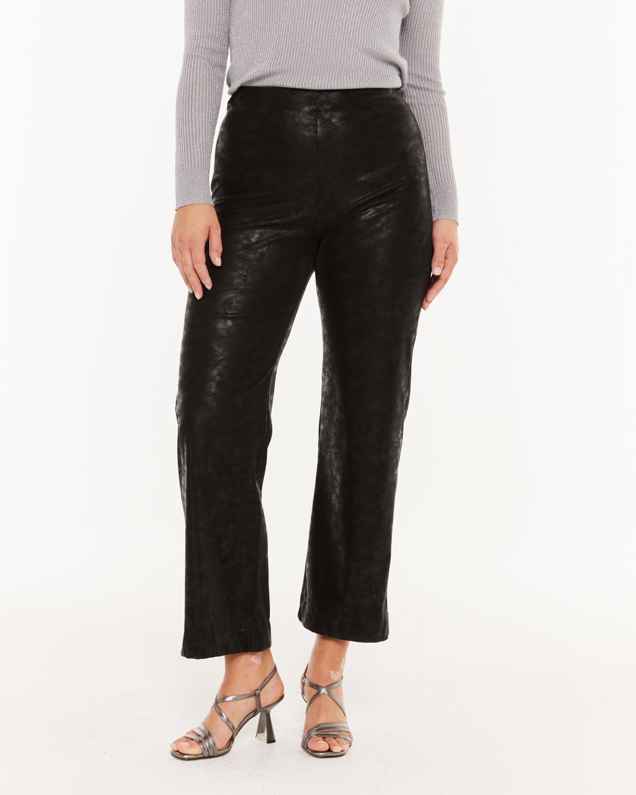 Pantalón capri con pinzas