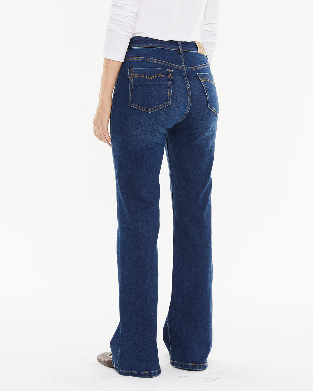 Pantalón denim bolsillos plastrón