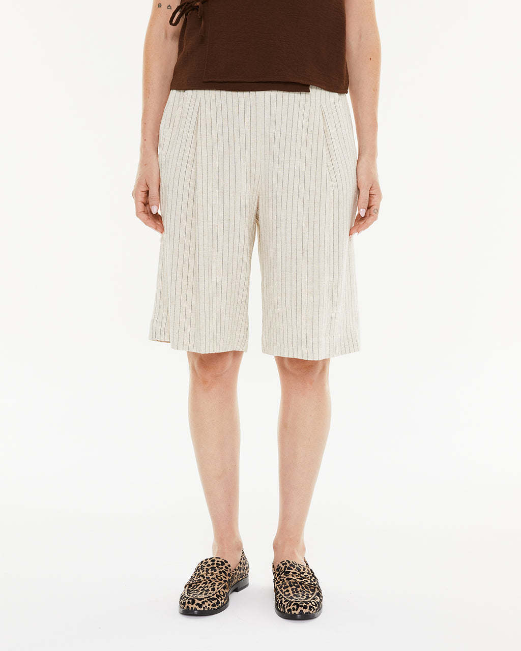 Bermudes à fines rayures