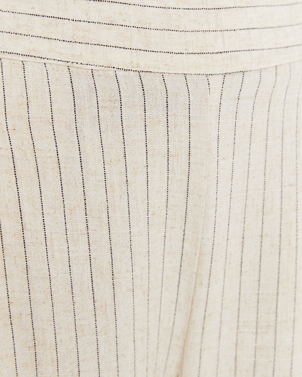 Bermudes à fines rayures