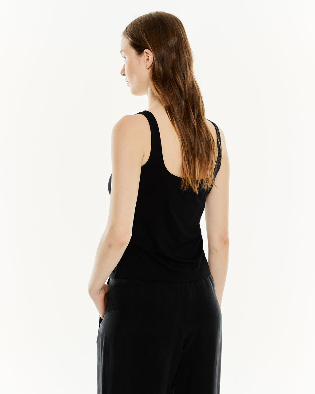 Top tirantes con fruncido en el pecho