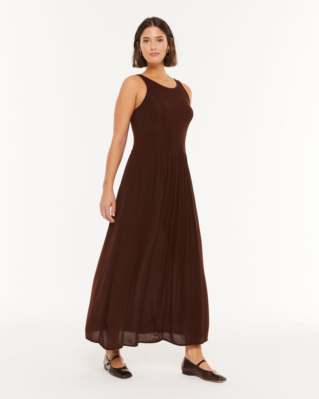 Vestido largo combinado con tejido de punto y plana