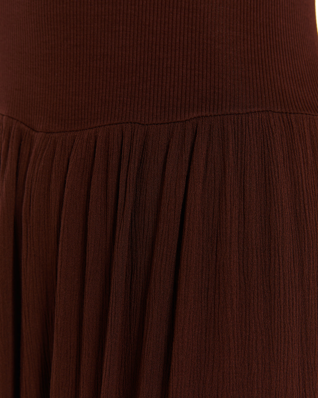 Vestido largo combinado con tejido de punto y plana