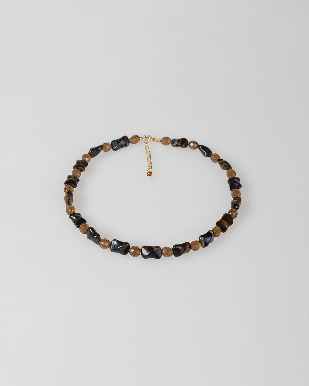 Collar piedras  marrón