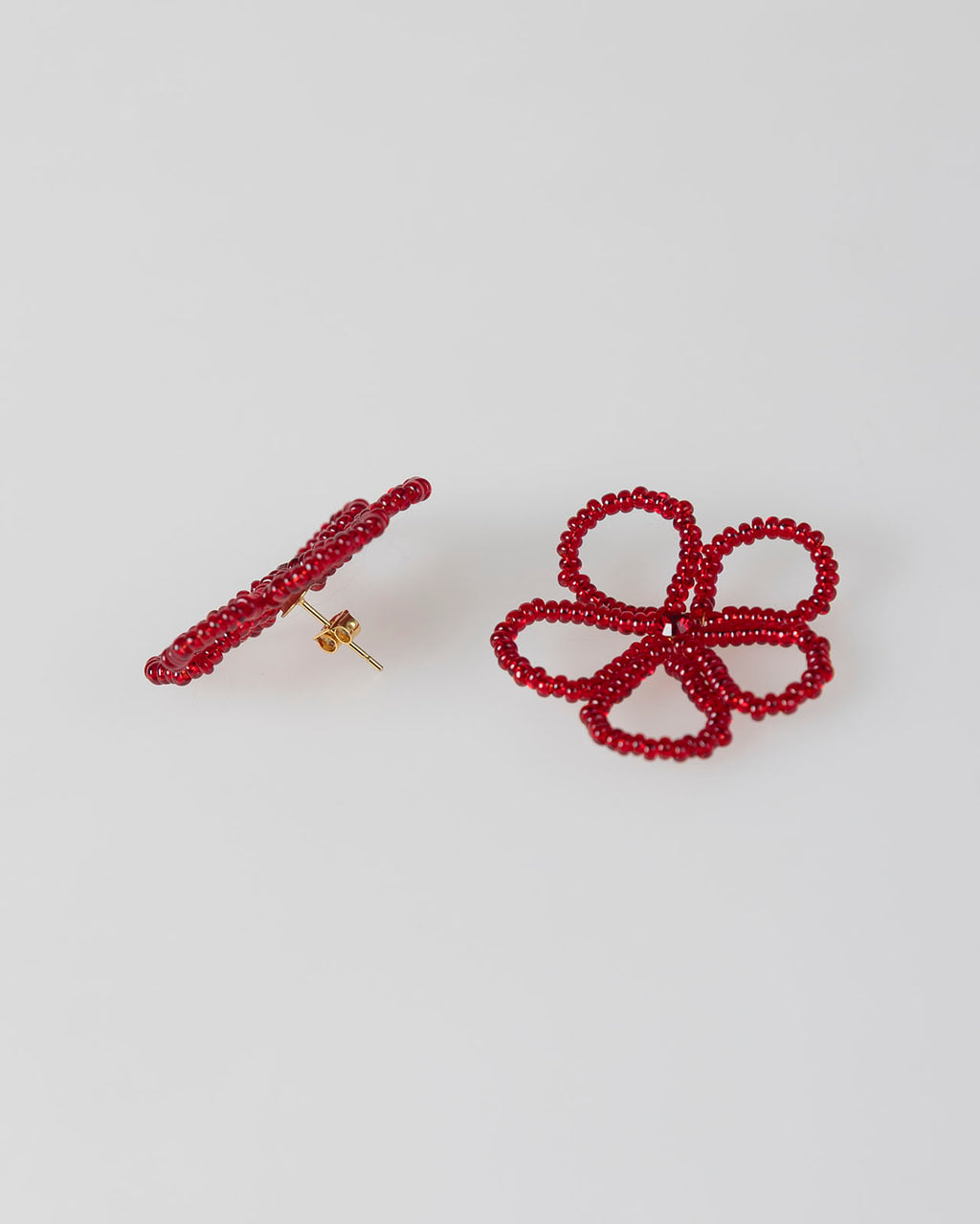 Pendientes de flor roja
