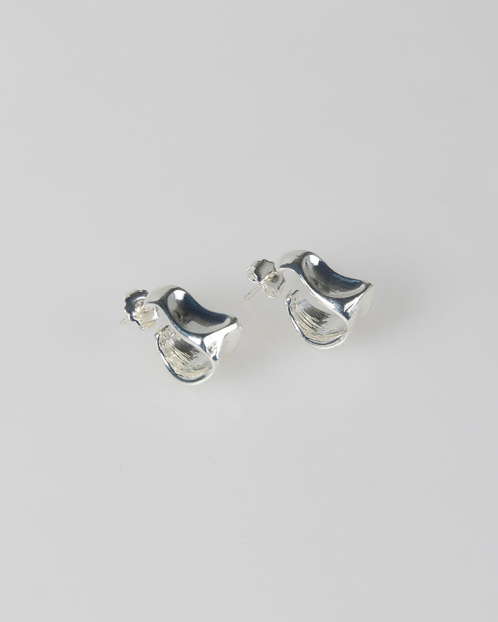 Pendientes plateados