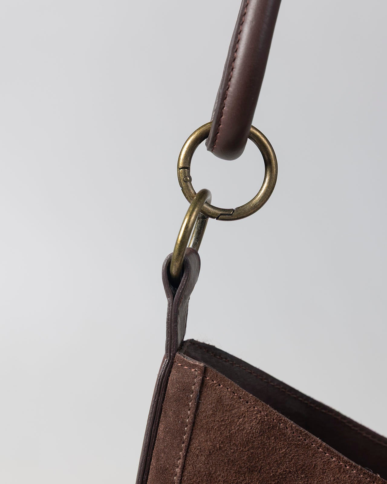 Bolso mediano de ante