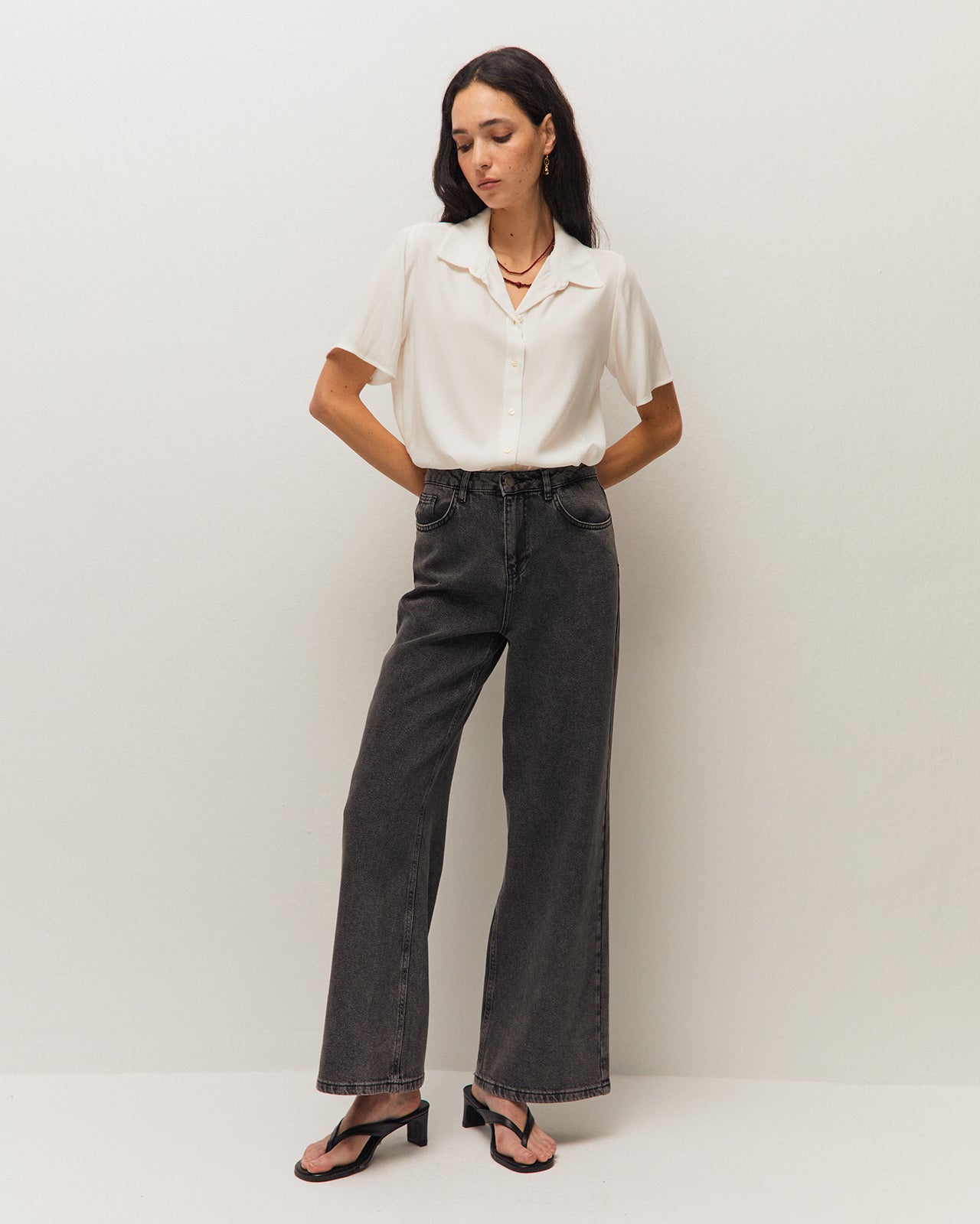 Short-sleeved shirt with a round, collared neckline