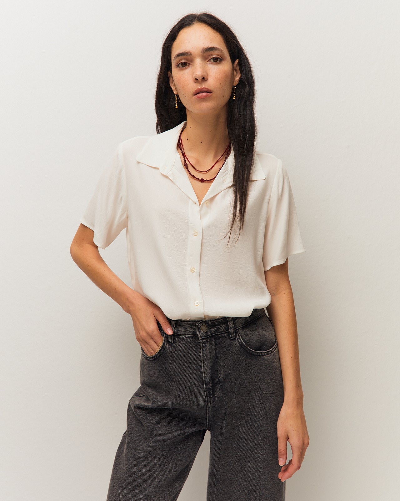 Short-sleeved shirt with a round, collared neckline