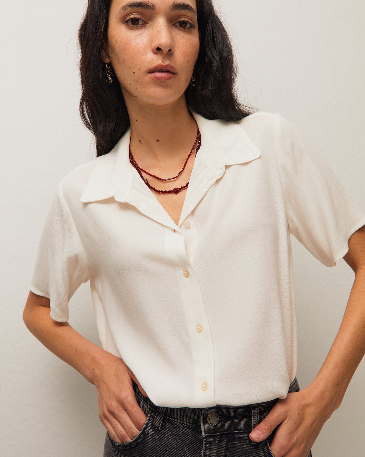 Short-sleeved shirt with a round, collared neckline