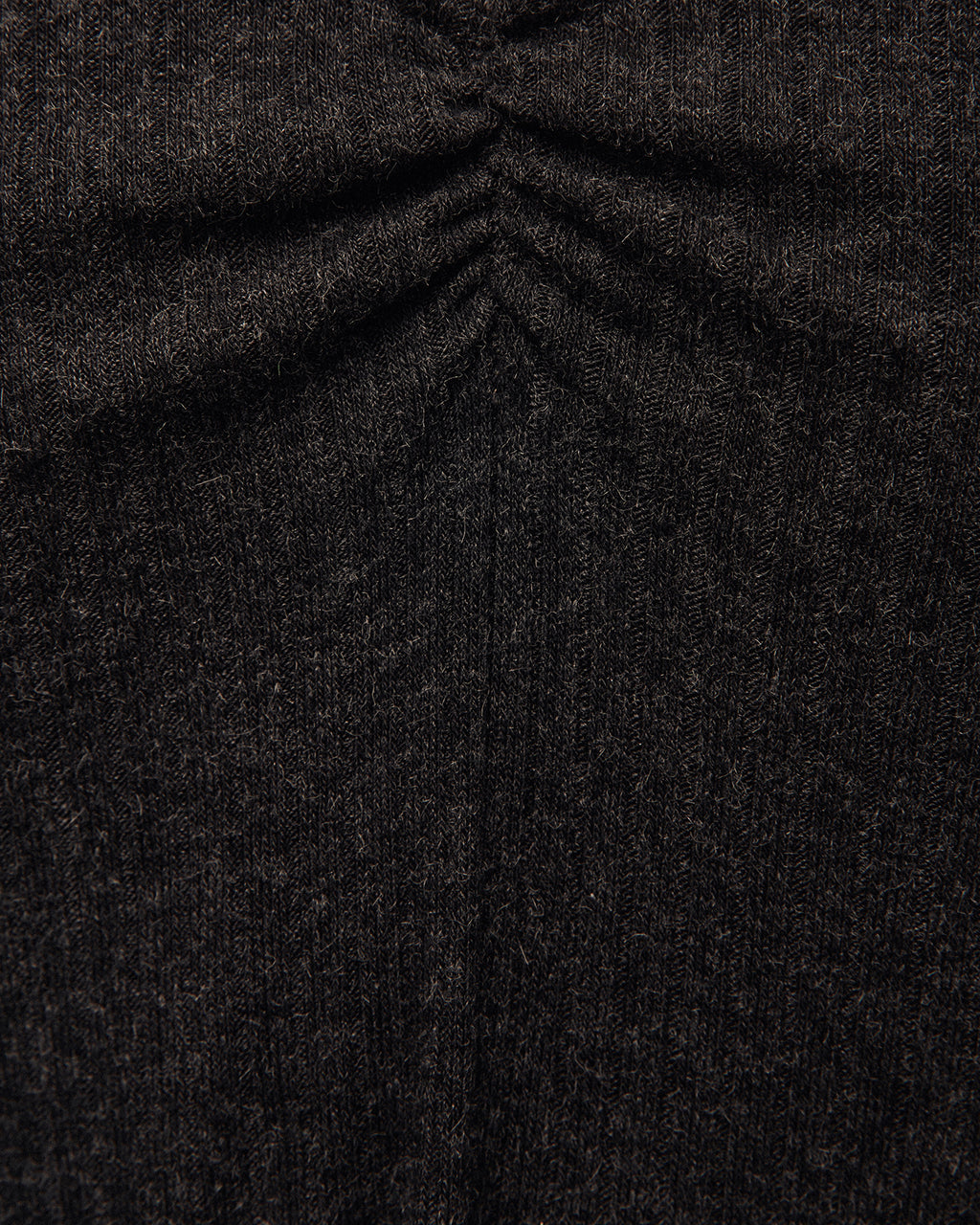Camiseta de canalé con frunce en escote