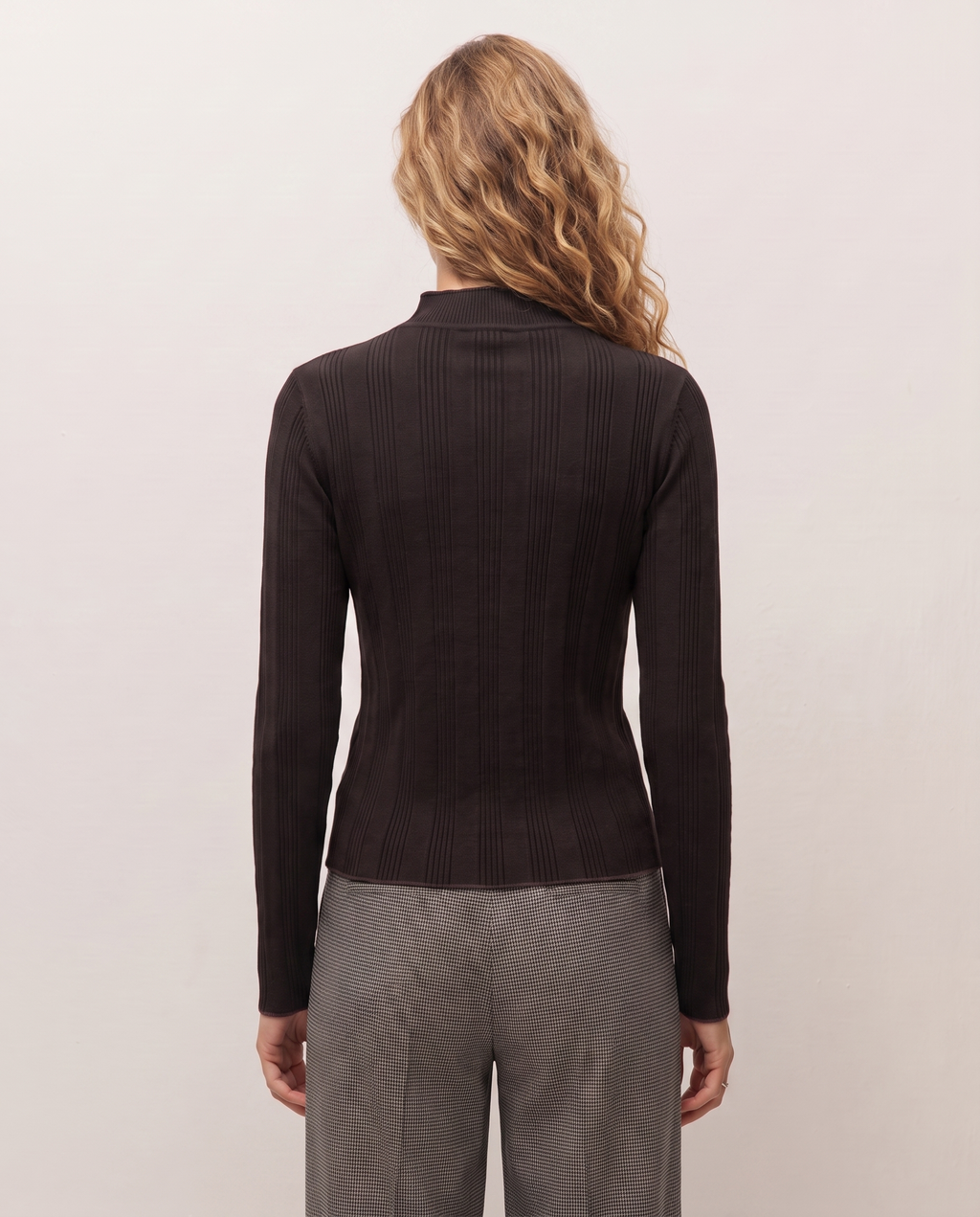 Camiseta cuello polo con tejido de canalé