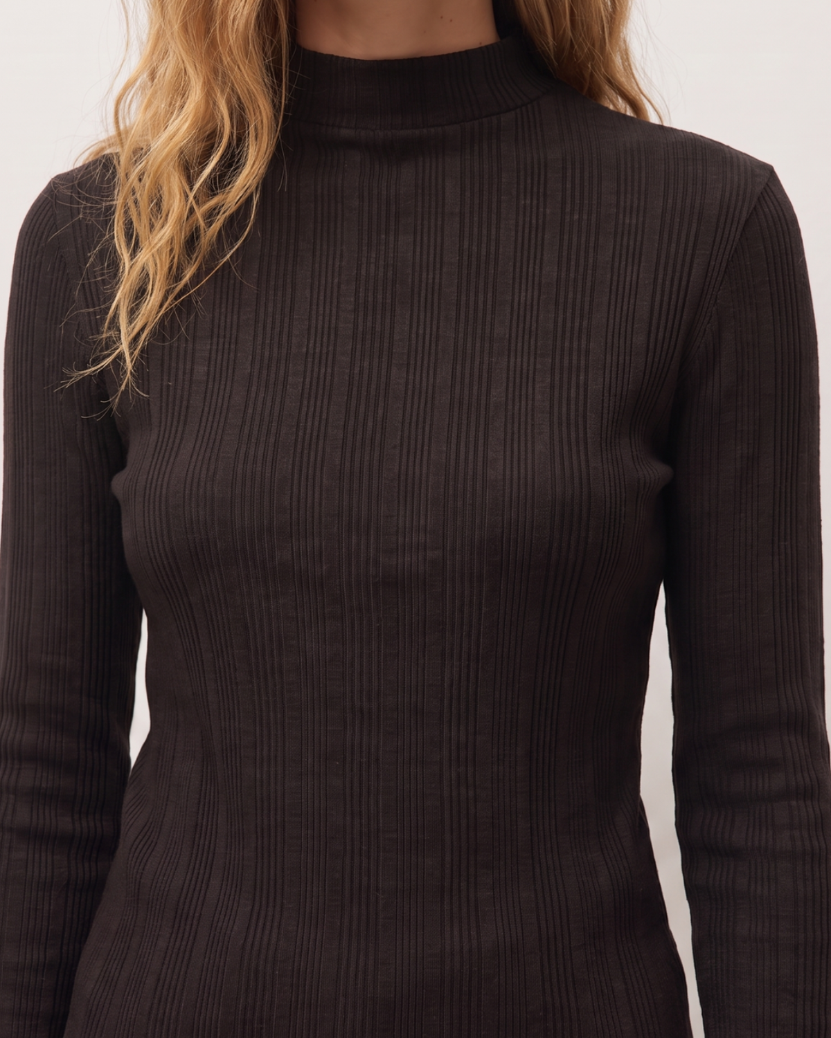 Camiseta cuello polo con tejido de canalé