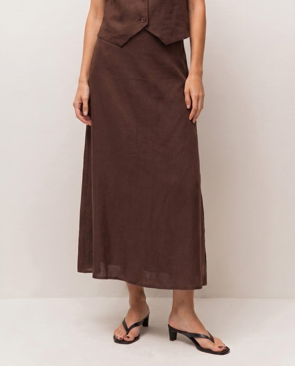 Long skirt with zipper