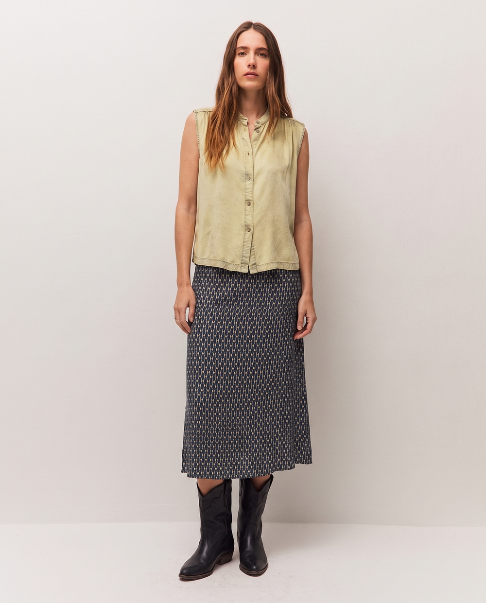 Falda midi con un estampado gemoétrico