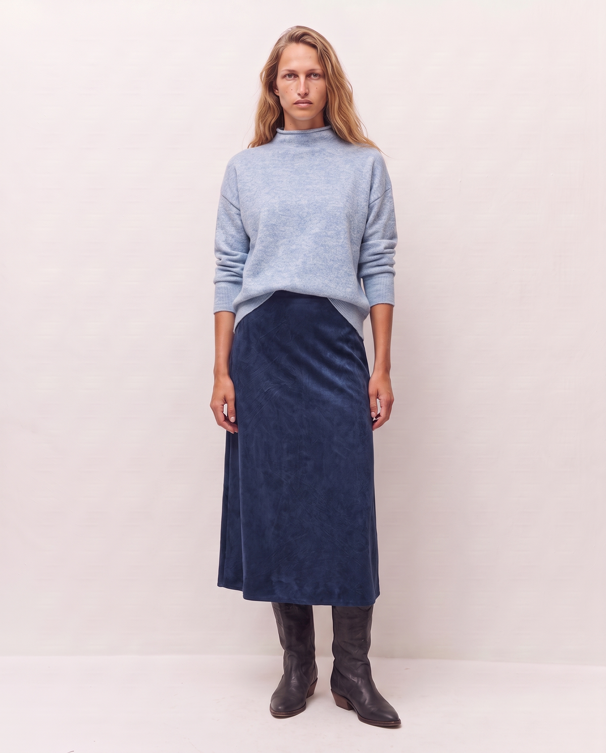 Falda midi efecto desgastado con cremallera lateral