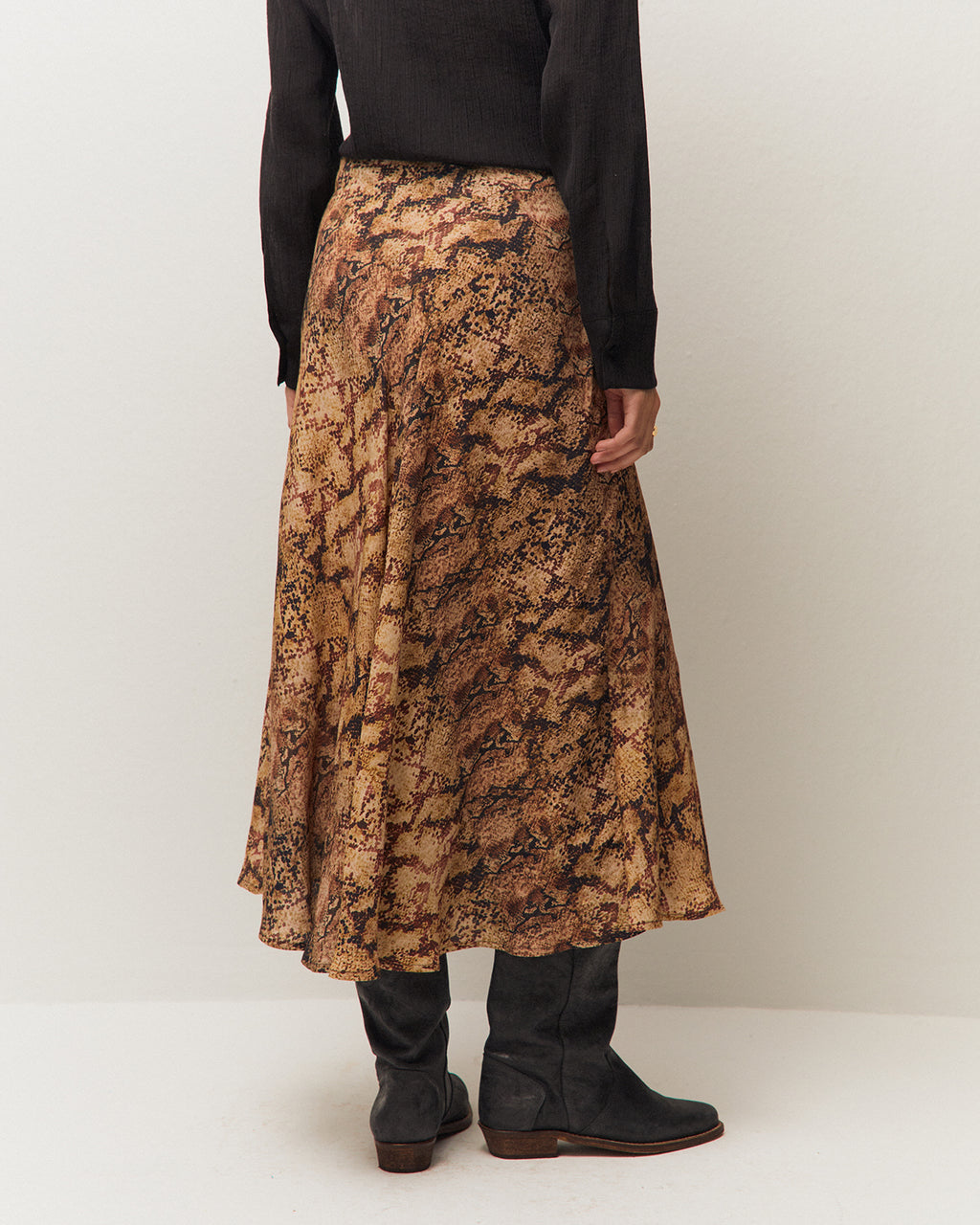 Falda con un estampado de serpiente