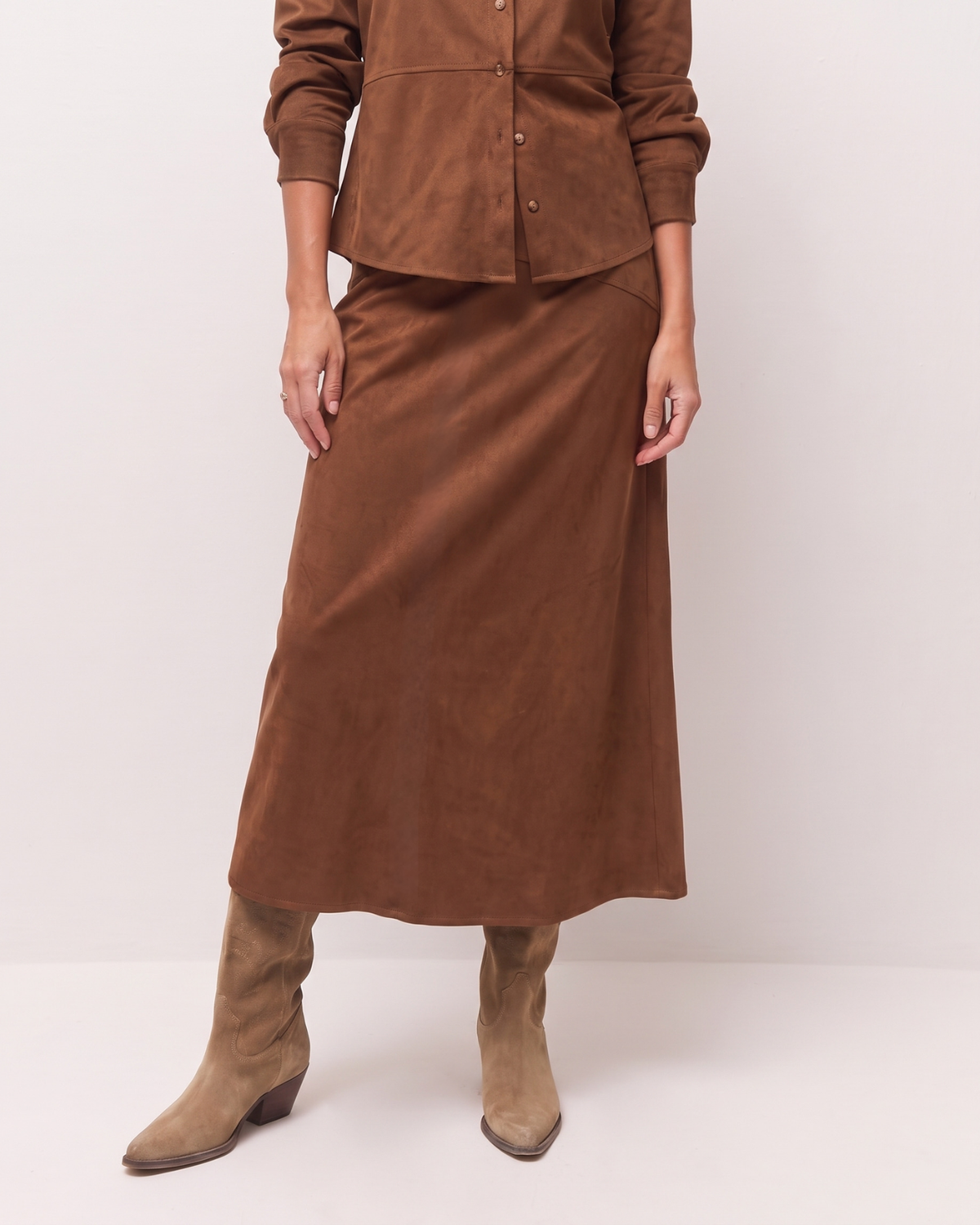 Falda midi antelina