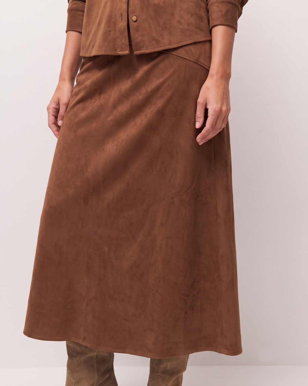 Falda midi antelina