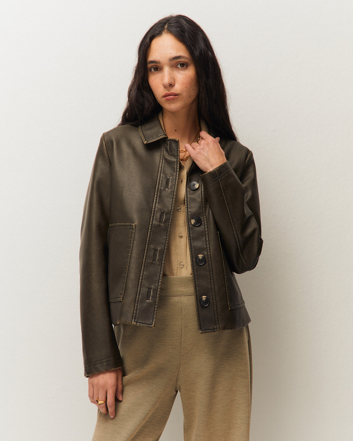 Cazadora escote camisero con botones