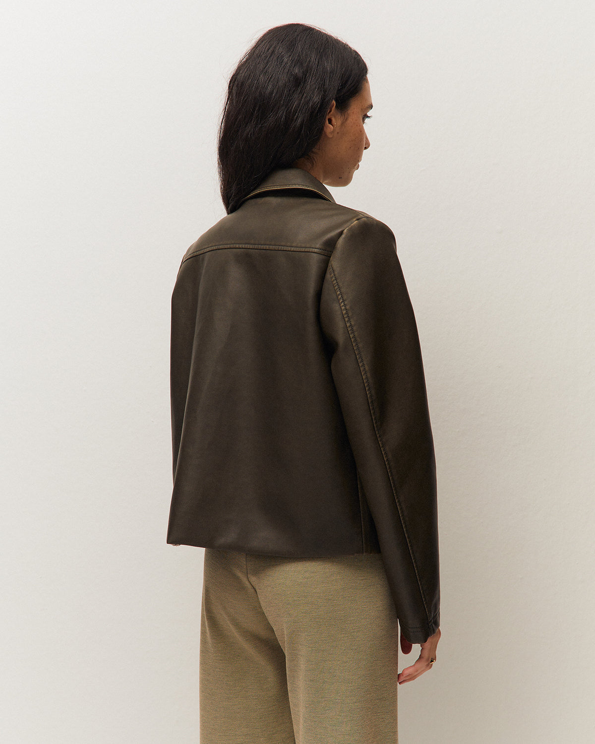 Cazadora escote camisero con botones