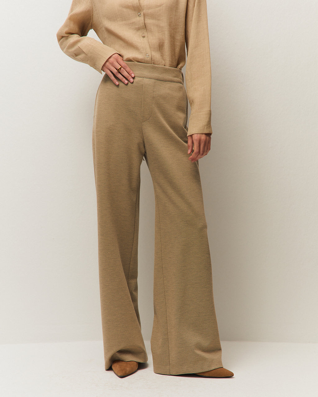 Pantalón raya diagonal con goma