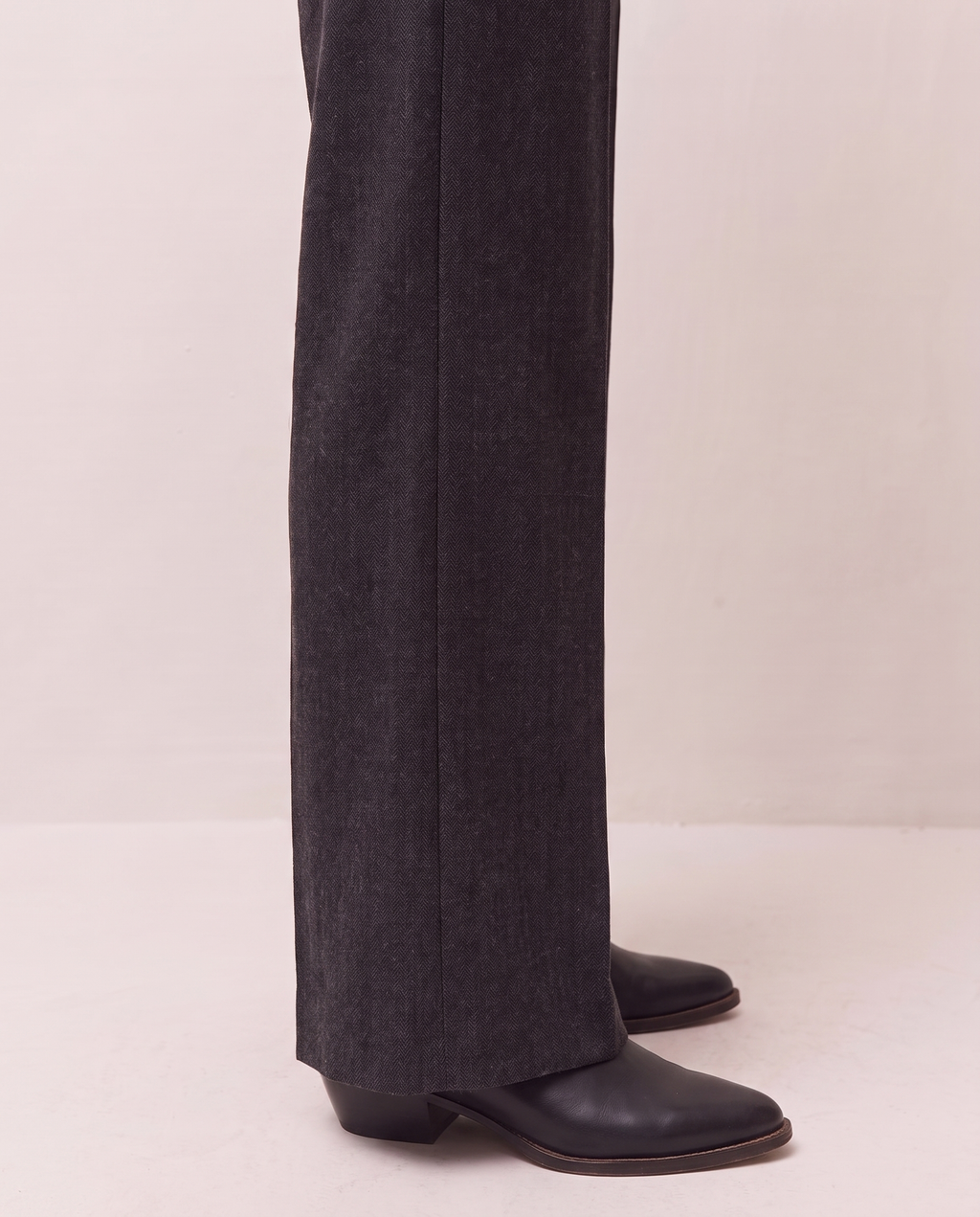 Pantalón ancho  detalle de bolsillos
