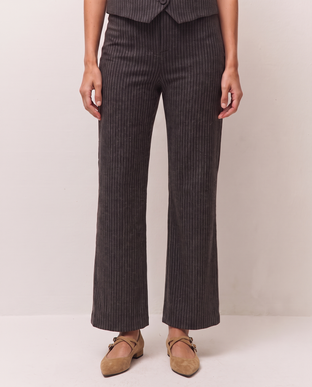 Pantalón entallado raya diplomática