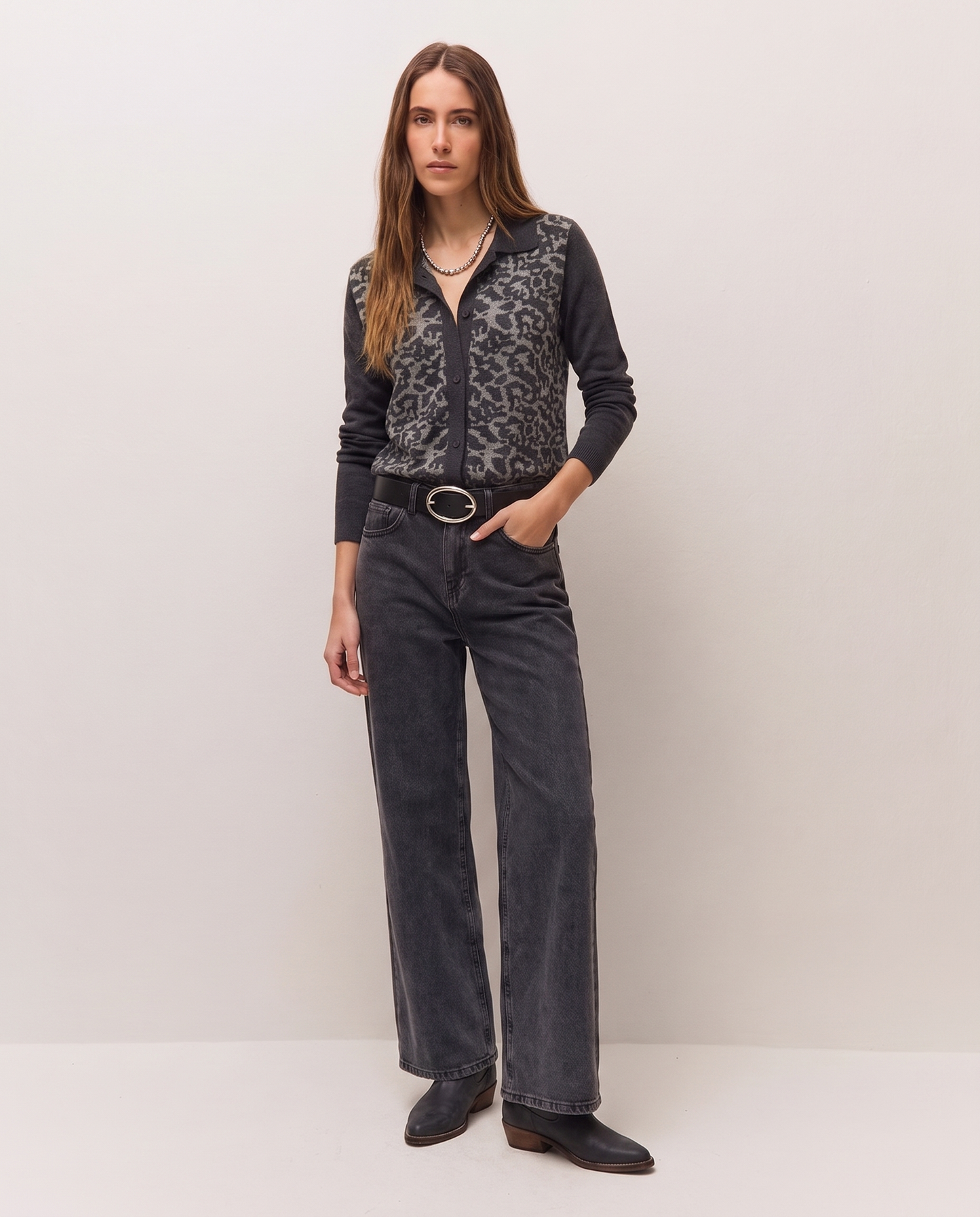 Rebeca con un jacquard de animal print