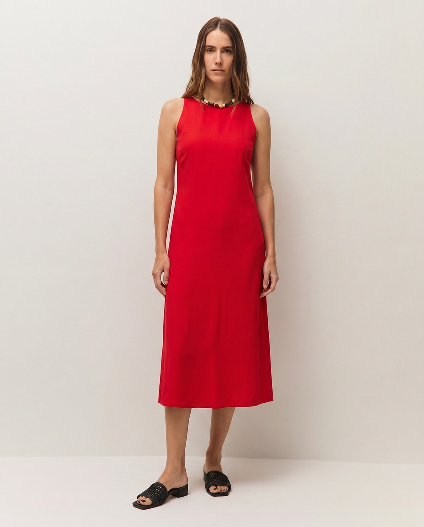 Vestido largo  con cremallera en espalda