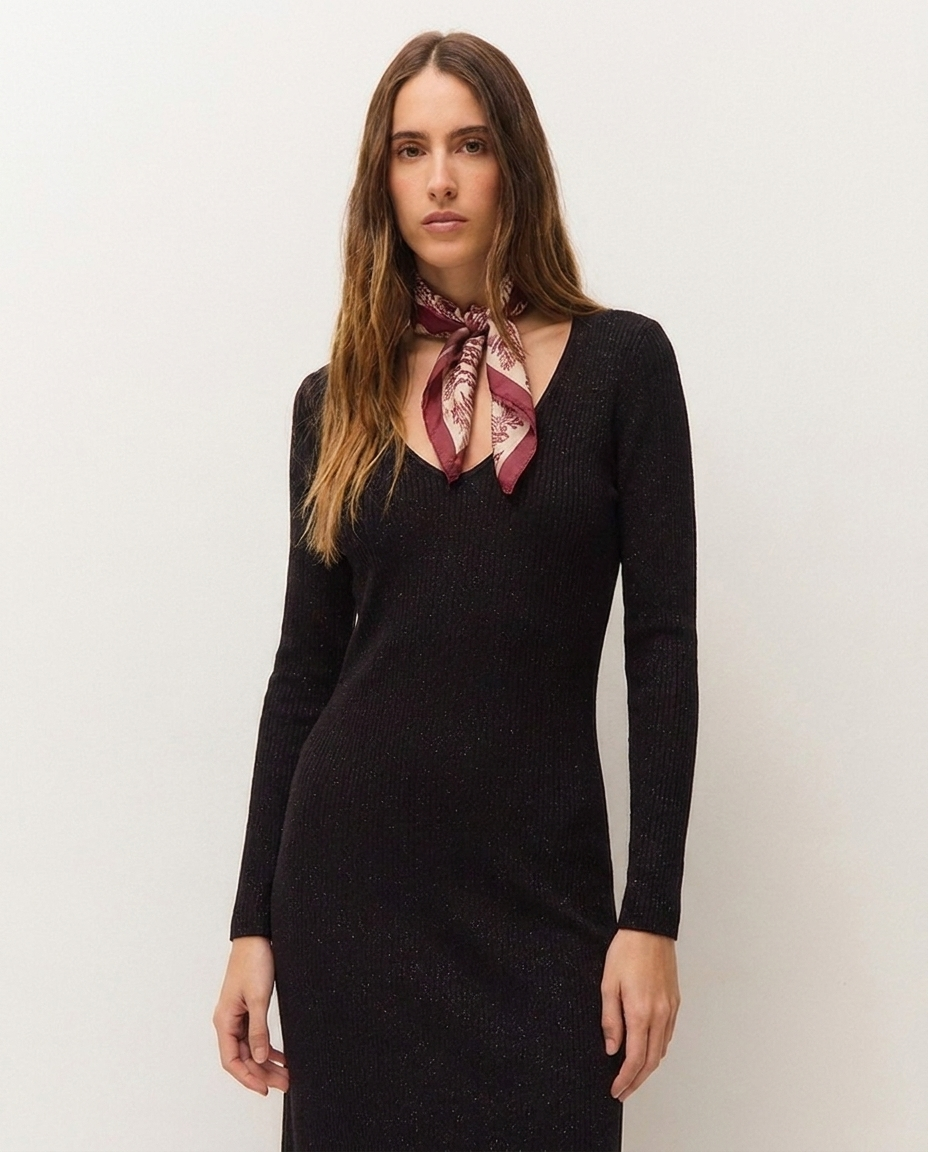 Vestido canalé cuello pico
