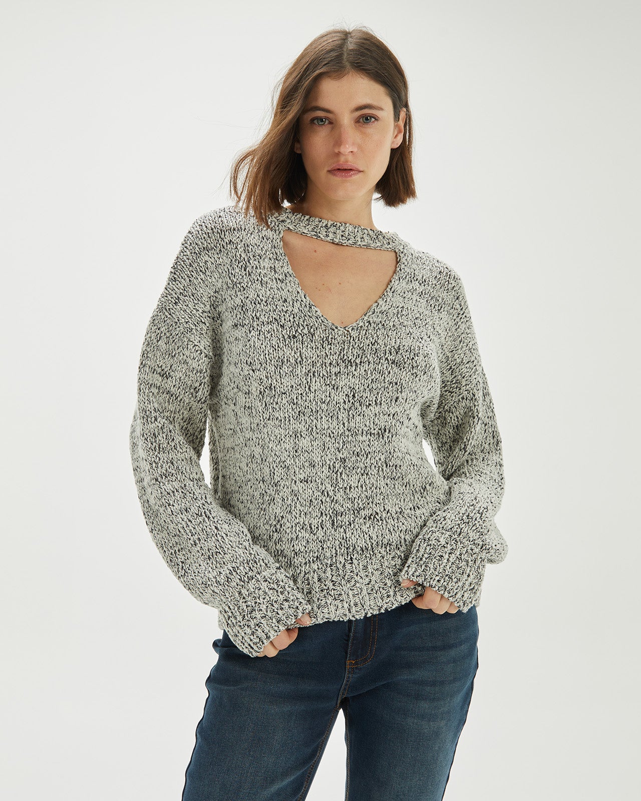 Pull en fil fantaisie avec détail col