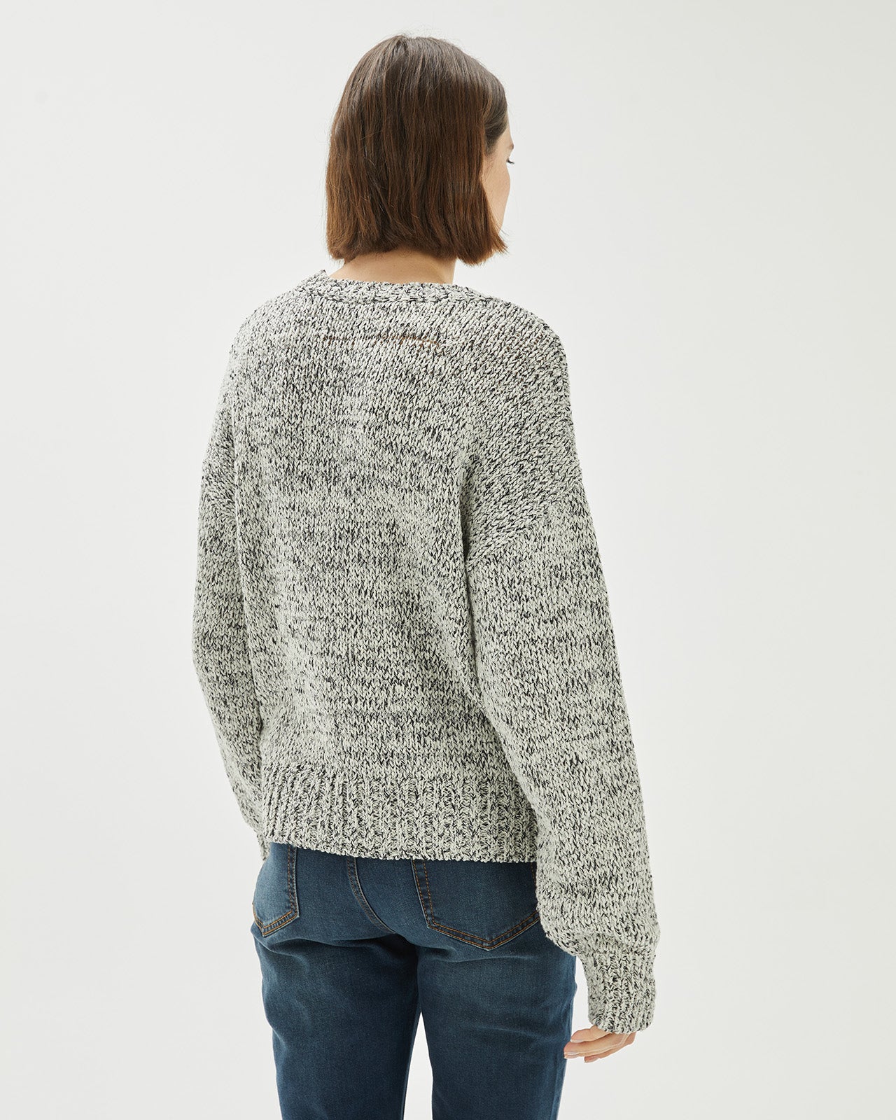 Pull en fil fantaisie avec détail col