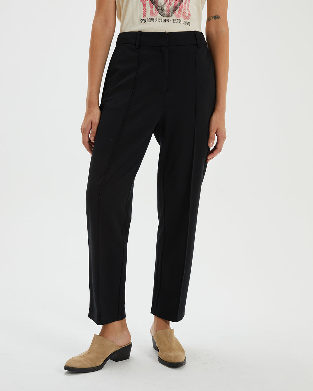 Black comfort pants medium-length capri