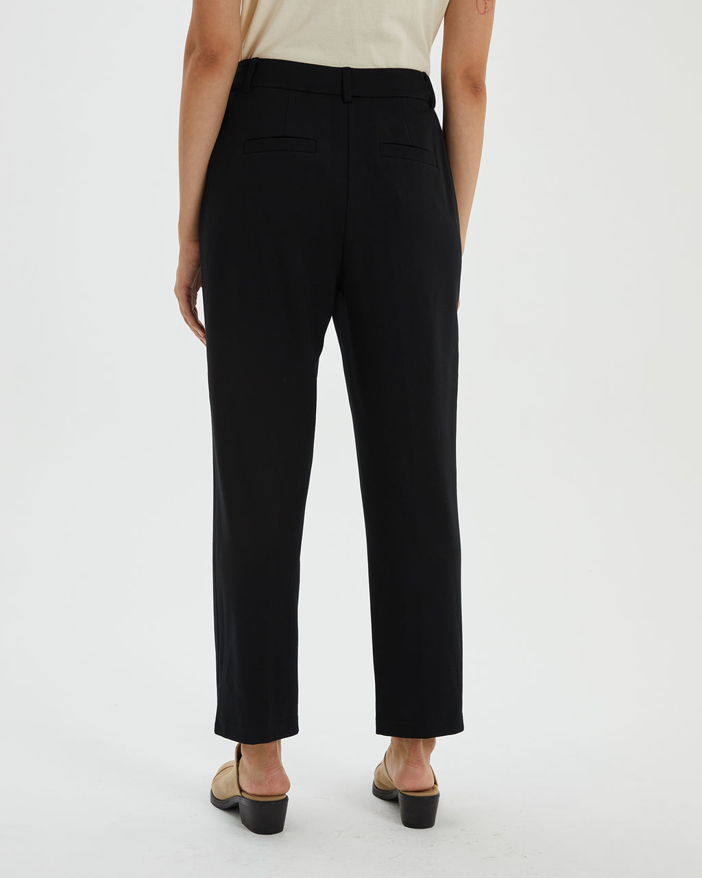 Black comfort pants medium-length capri