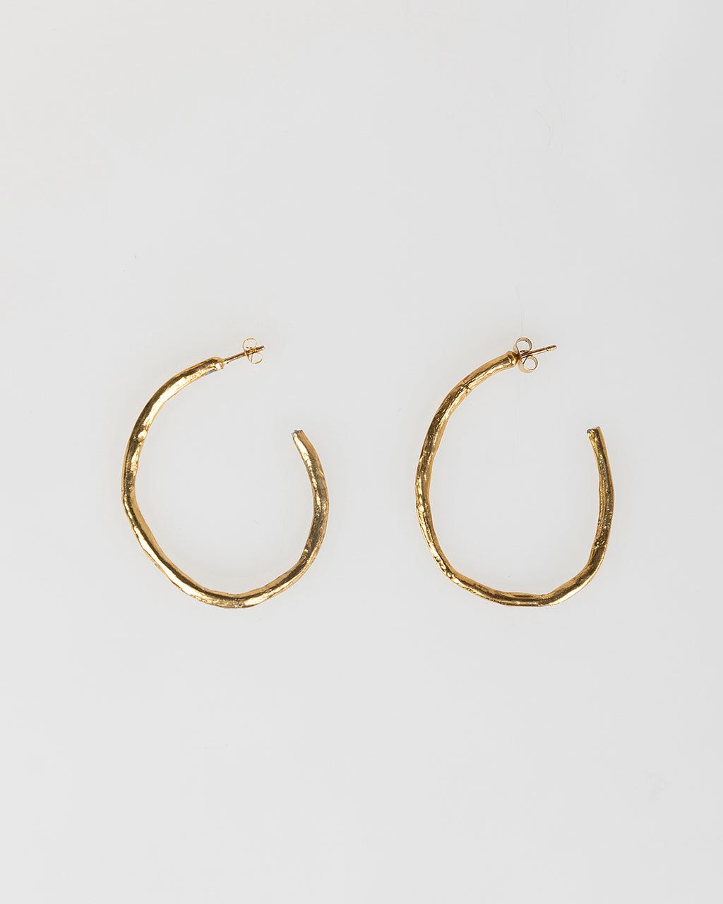 Oval hoop earrings