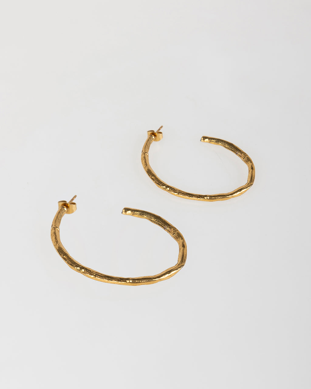 Oval hoop earrings