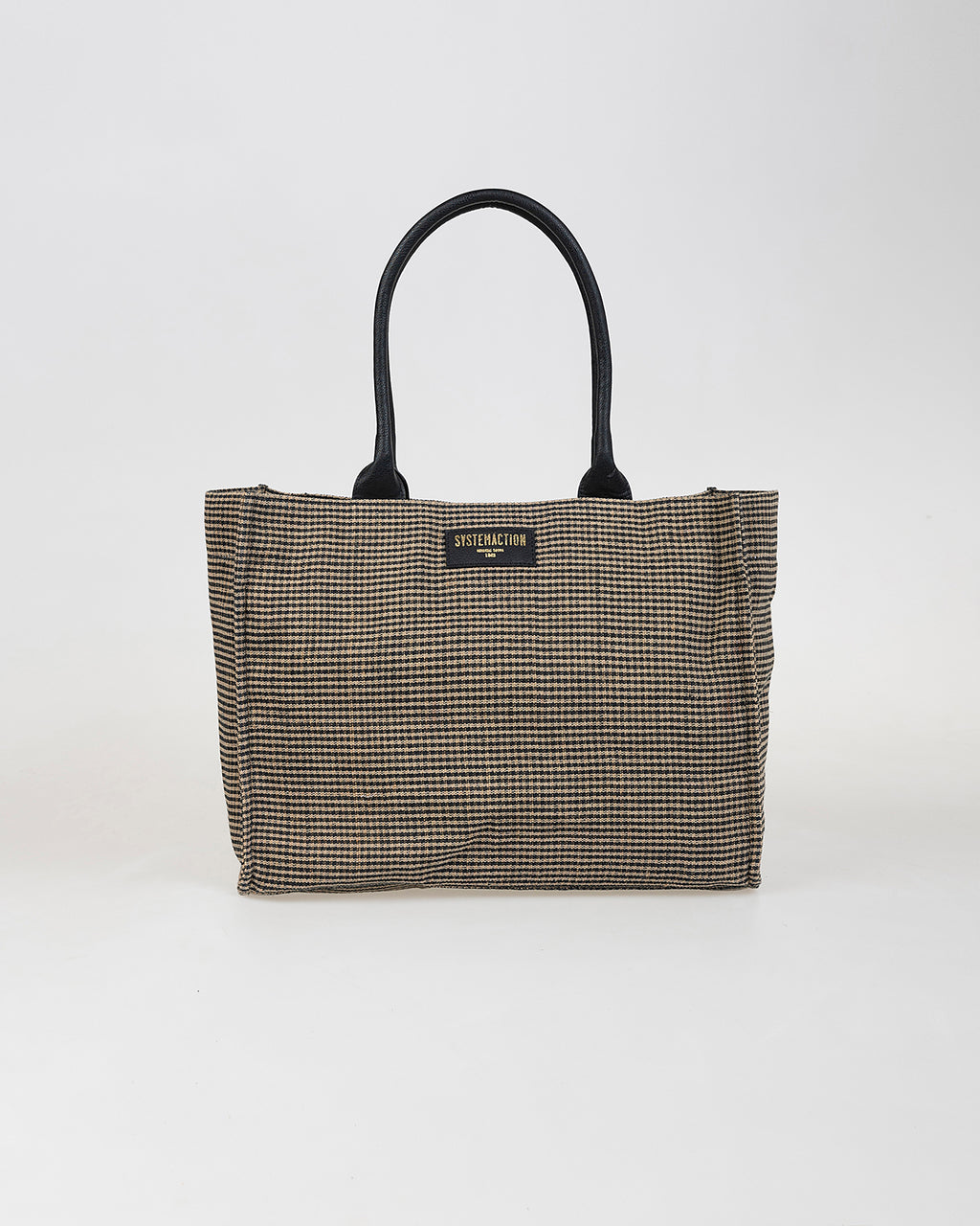 Checkered bag with contrasting handle