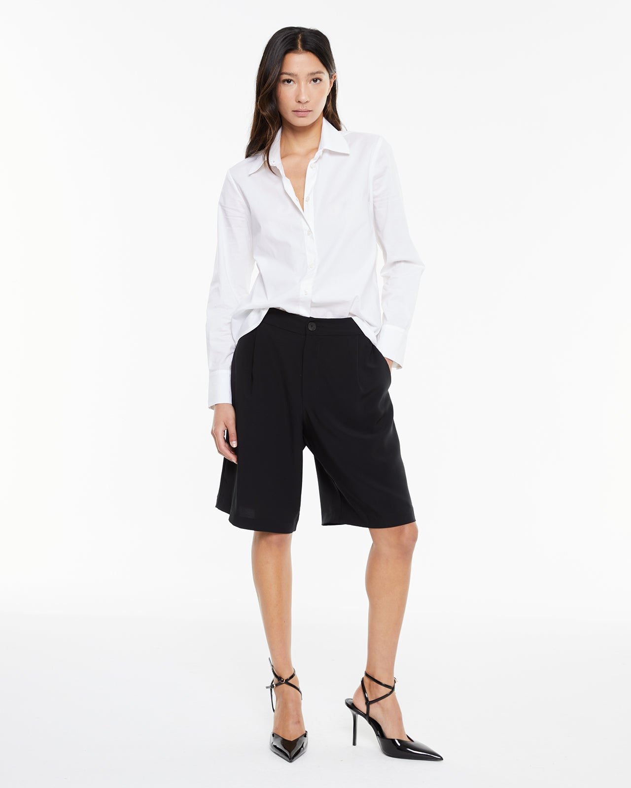 Chemise ajustée avec col chemise et fermeture boutonnée sur le devant