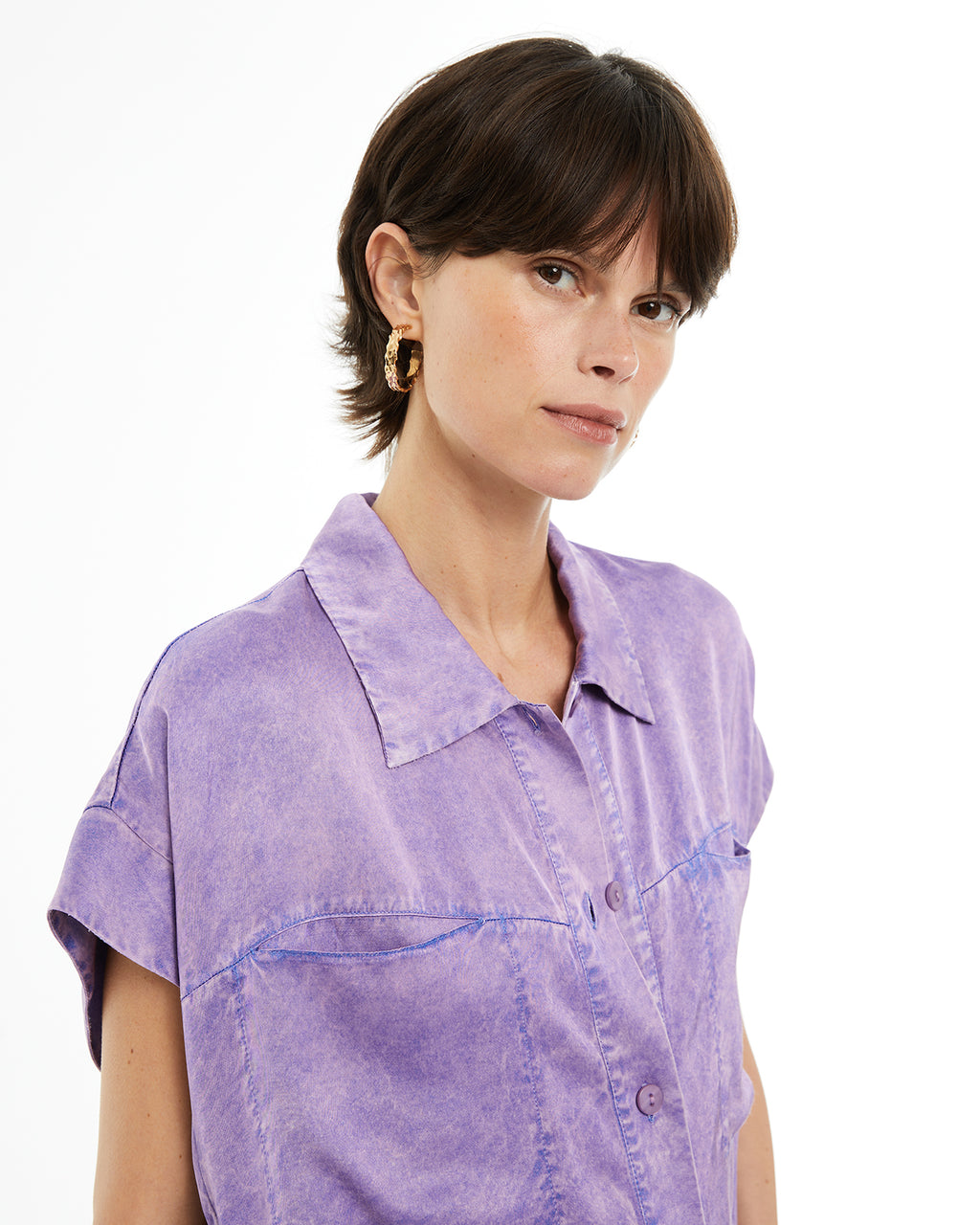 Flowing shirt with Mao collar and front patch pockets