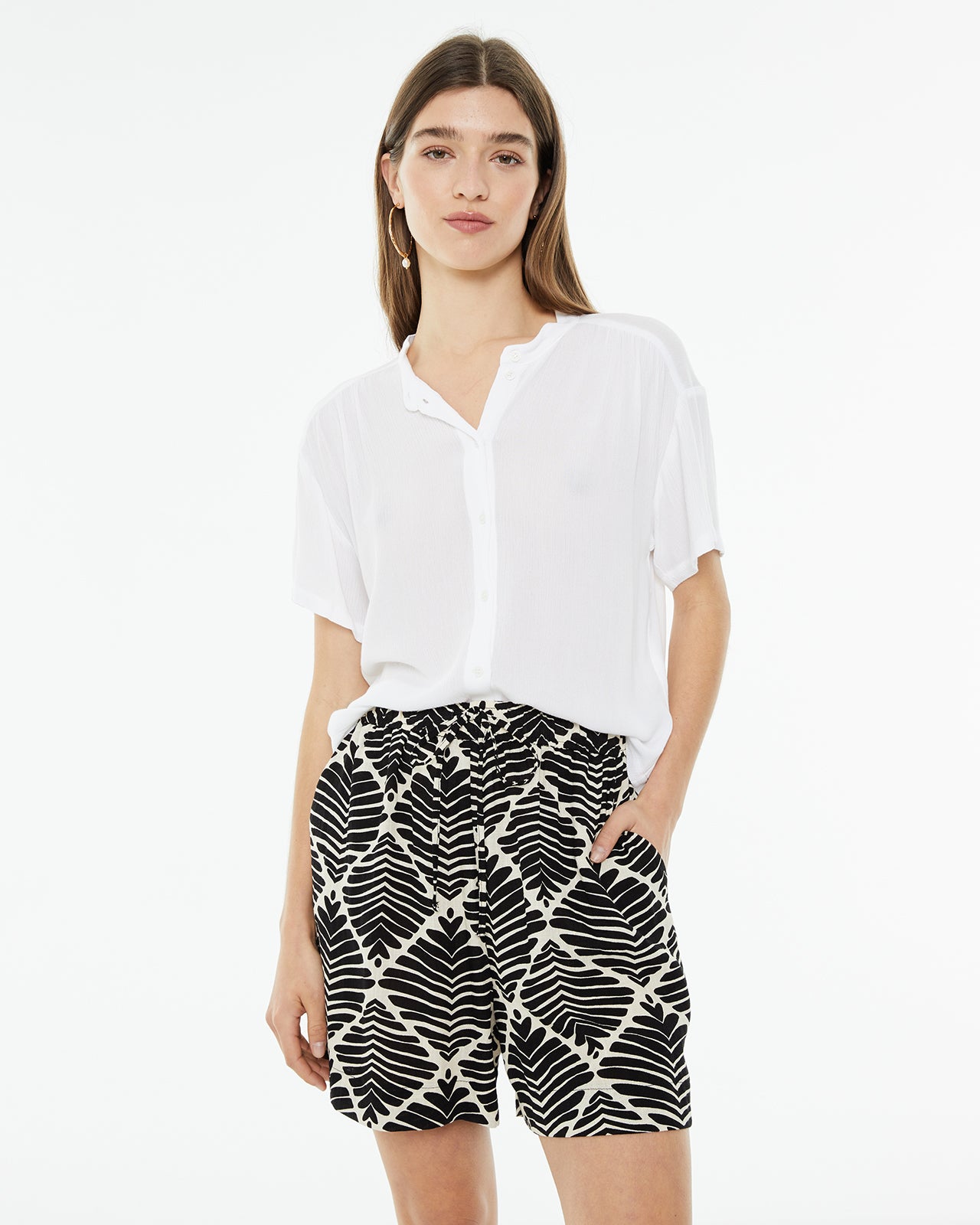 Chemise oversize en tissu de bambou avec manches tombantes et col Mao