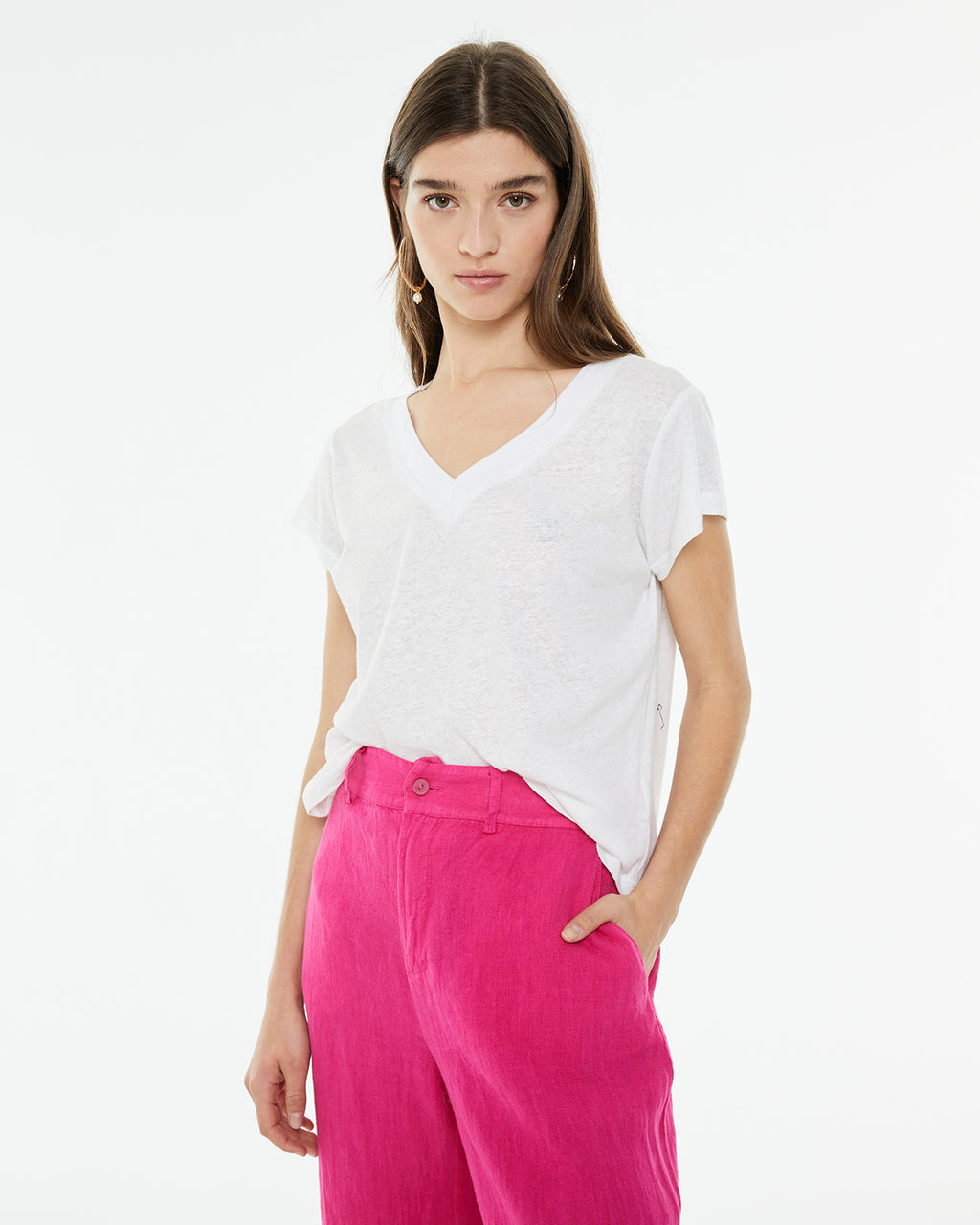 V-neck linen t-shirt with fancy strip detail