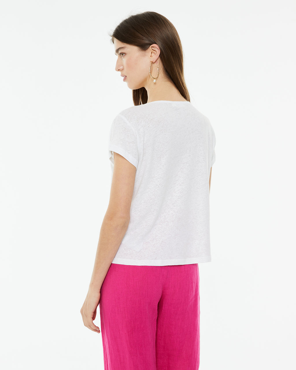 V-neck linen t-shirt with fancy strip detail