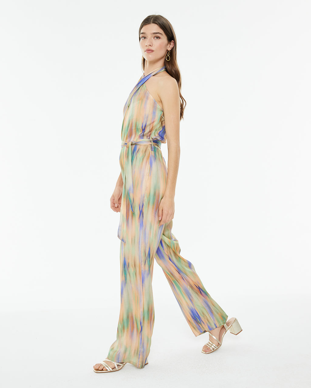 Long jumpsuit with halter neckline and belt